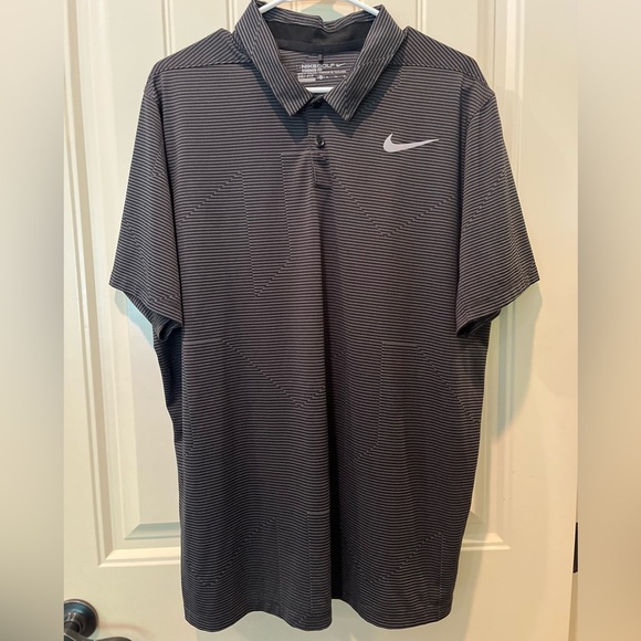 Nike Golf Shirt Mens Size XL Black Gray Detail Design Active Sporty EUC Quality - Picture 1 of 7